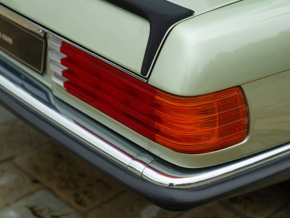Image 14/50 of Mercedes-Benz 500 SLC (1984)