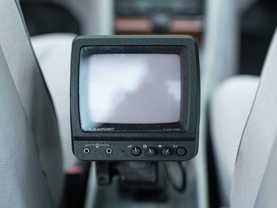 Image 44/50 of Mercedes-Benz 500 SEL (1985)