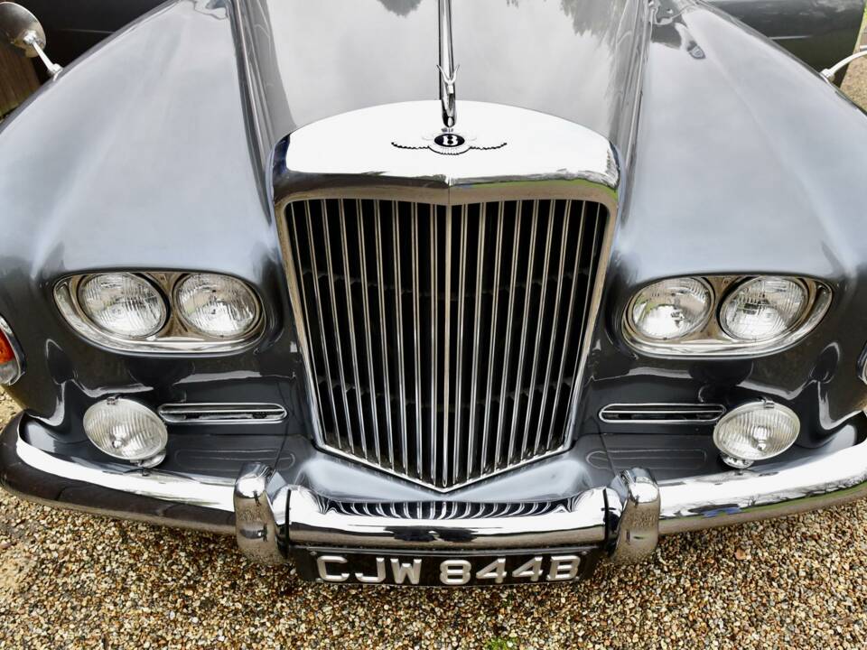 Image 42/50 of Bentley S 3 (1964)