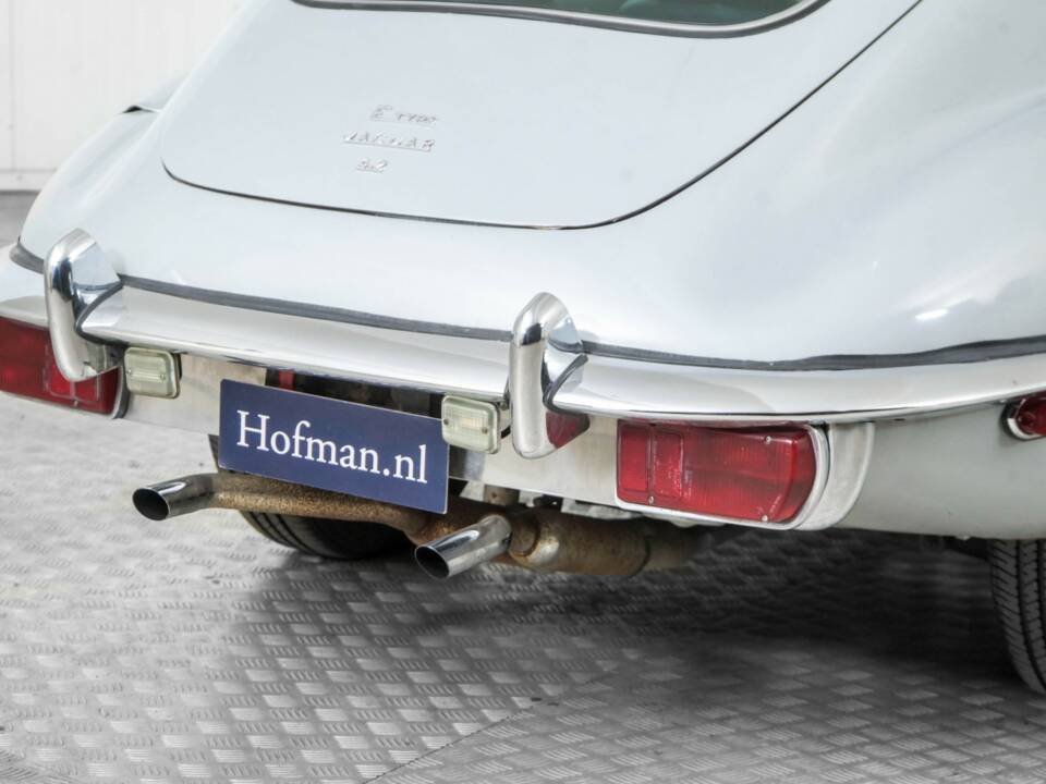 Image 24/47 de Jaguar E-Type (1969)