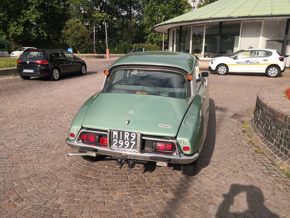 Image 4/4 of Citroën DS 21 (1972)