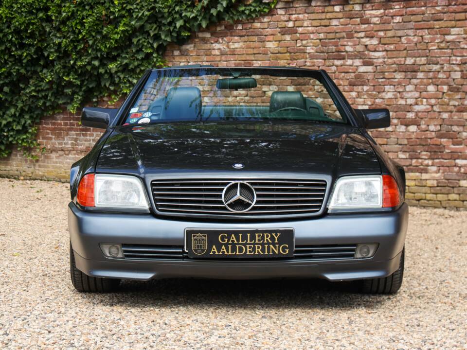 Image 25/50 of Mercedes-Benz 500 SL (1992)