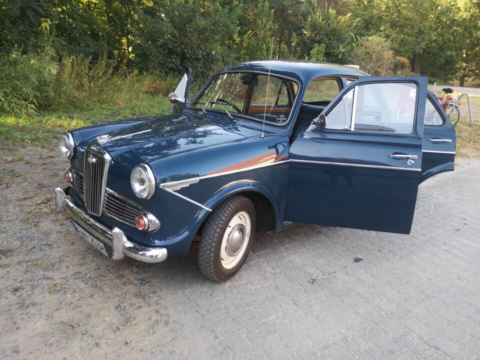 Image 7/23 of Wolseley 1500 (1965)