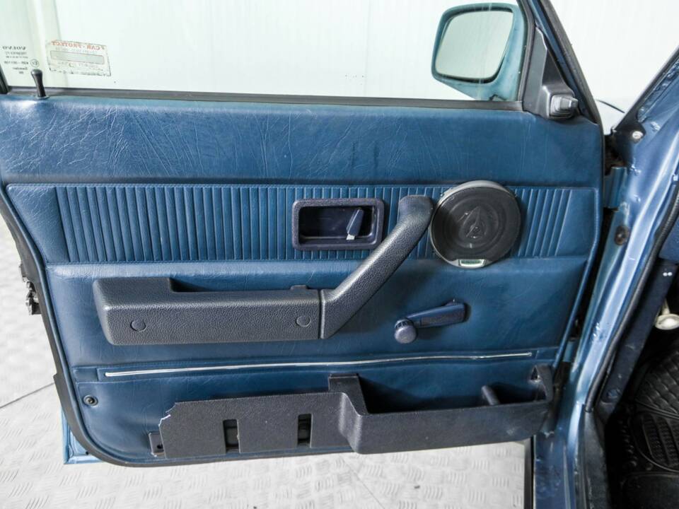 Image 31/50 de Volvo 240 Turbo (1983)