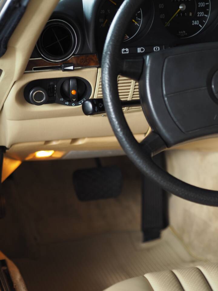 Immagine 31/51 di Mercedes-Benz 280 SL (1985)