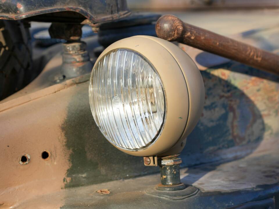 Image 33/40 of Volkswagen Schwimmwagen (1943)