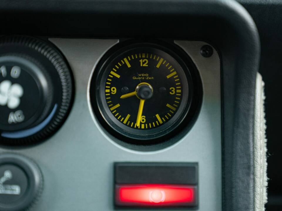 Bild 37/50 von Porsche 944 (1985)