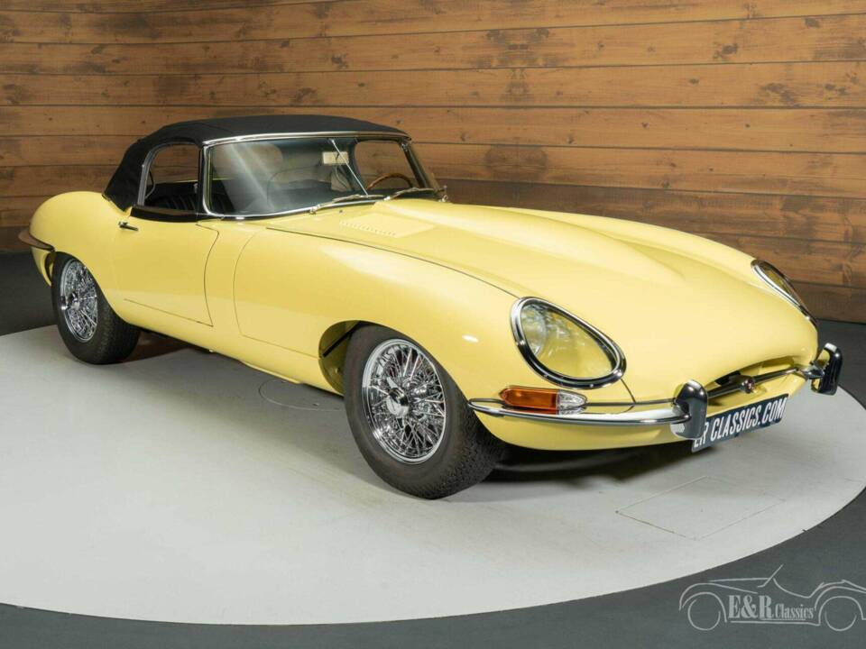 Imagen 3/19 de Jaguar E-Type 4.2 (1965)