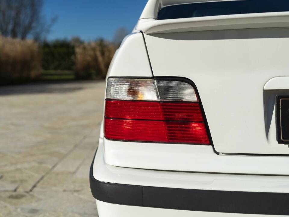 Bild 20/50 von BMW 318is "Class II" (1994)