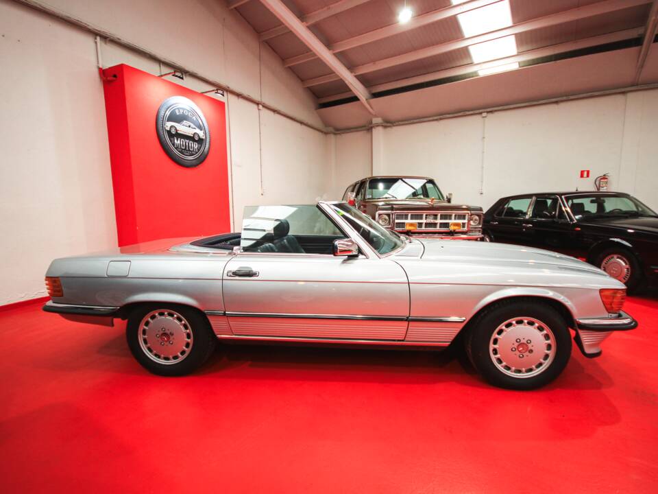 Afbeelding 8/14 van Mercedes-Benz 420 SL (1987)