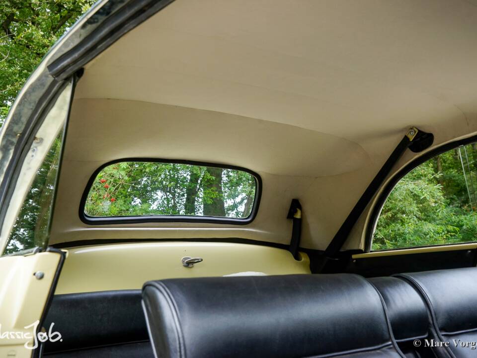 Image 15/47 of Peugeot 402 Eclipse (1935)