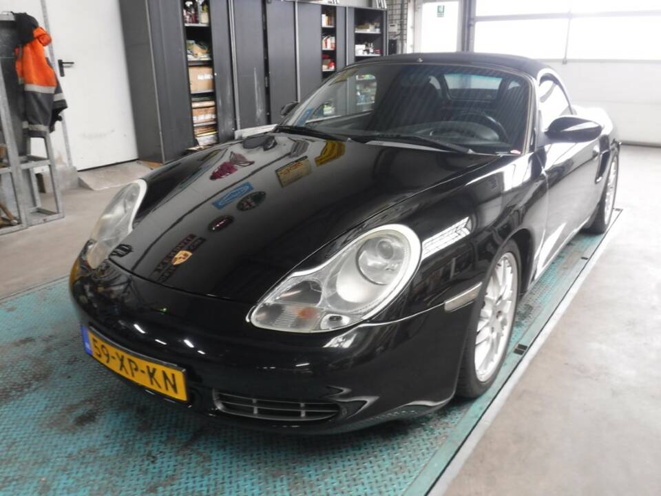 Immagine 24/50 di Porsche Boxster (2000)