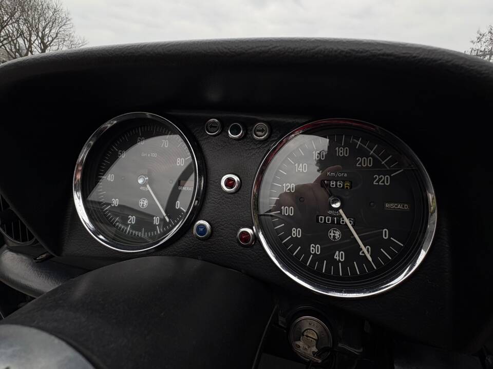 Afbeelding 12/32 van Alfa Romeo 1750 Spider Veloce (1969)
