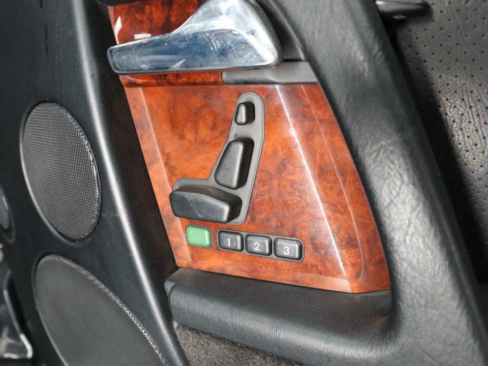 Bild 28/50 von Mercedes-Benz 500 SL (1991)