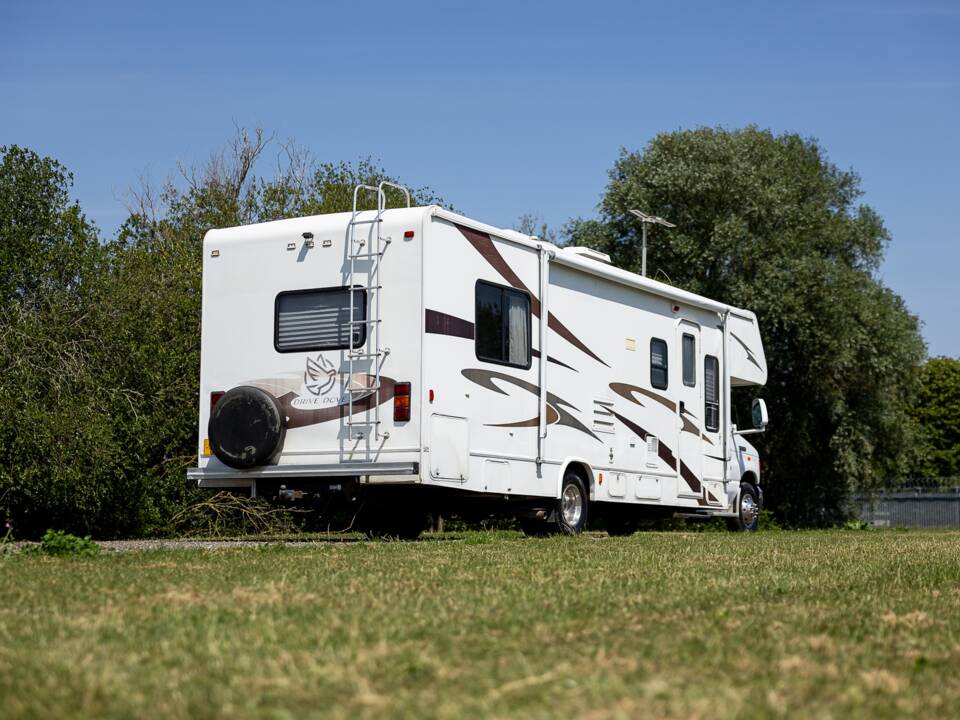 Bild 13/50 von Ford E-450 Forest River Sunseeker (2007)
