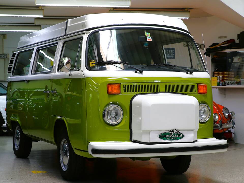 Image 3/25 de Volkswagen T2b Camper (1979)