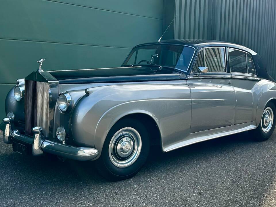 Image 3/16 of Rolls-Royce Silver Cloud I (1957)