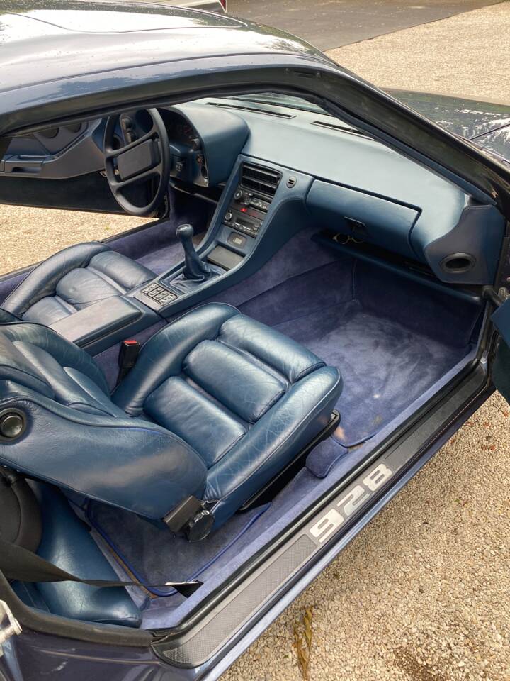 Immagine 9/19 di Porsche 928 S (1983)