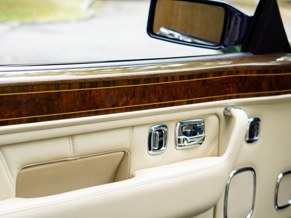 Bild 50/50 von Rolls-Royce Corniche V (2001)