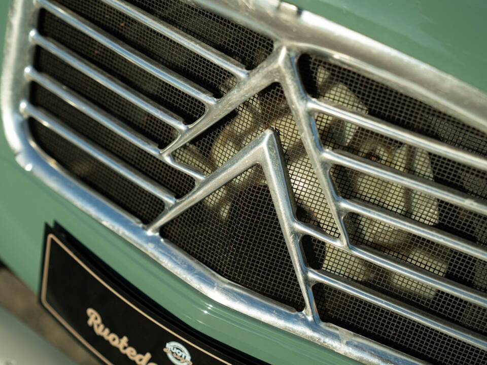 Image 15/41 of Citroën 2 CV (1963)