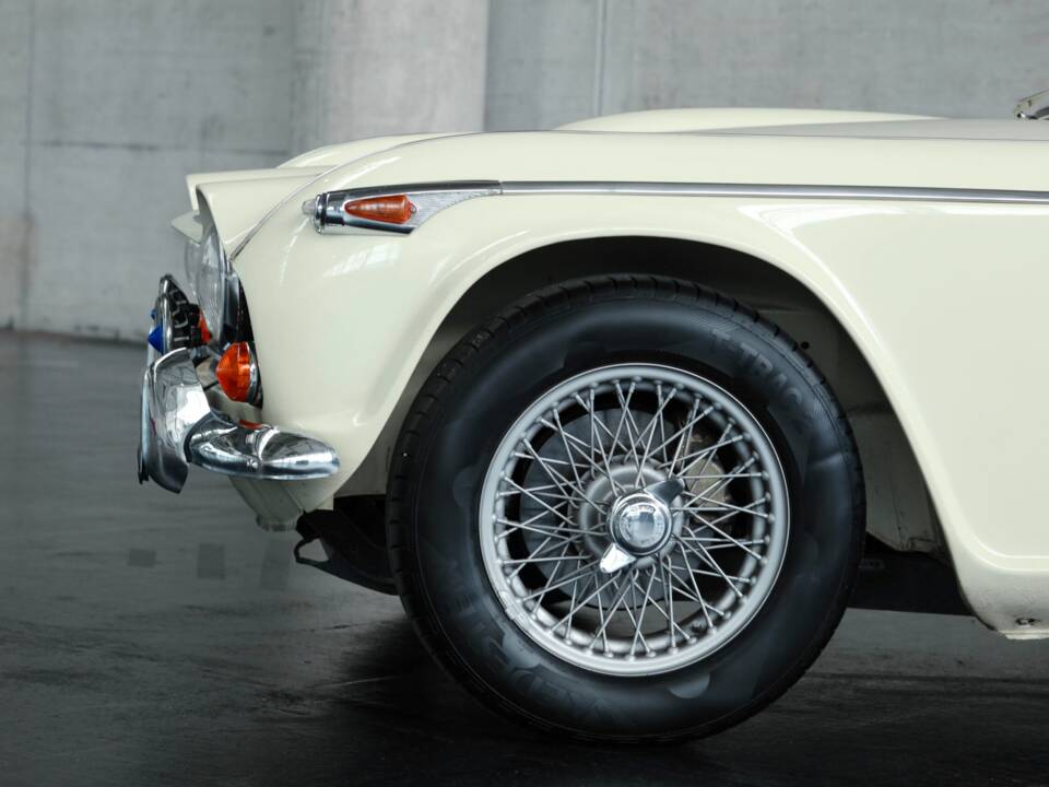 Bild 43/44 von Triumph TR 250 (1968)