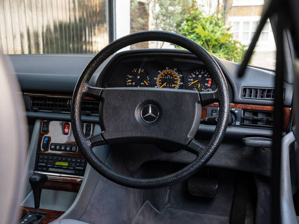 Bild 25/50 von Mercedes-Benz 500 SEL (1984)