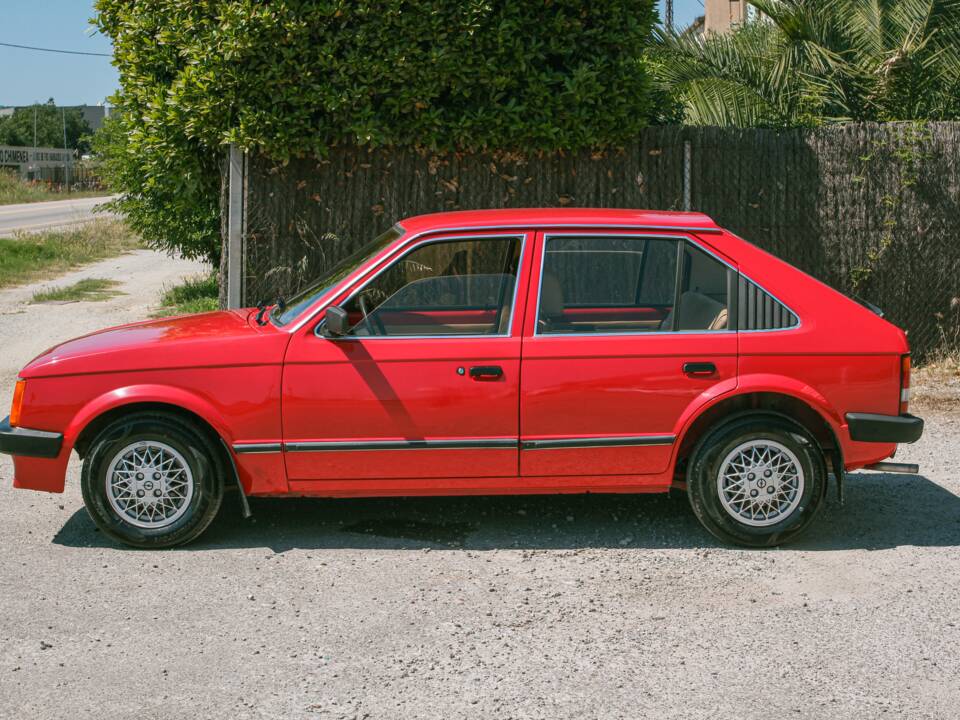 Imagen 4/26 de Opel Kadett 1,3 S (1984)