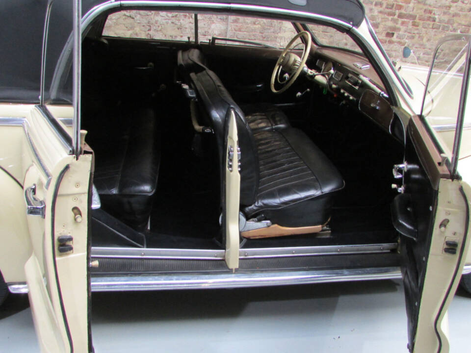 Imagen 15/19 de BMW 502 Baur (1954)