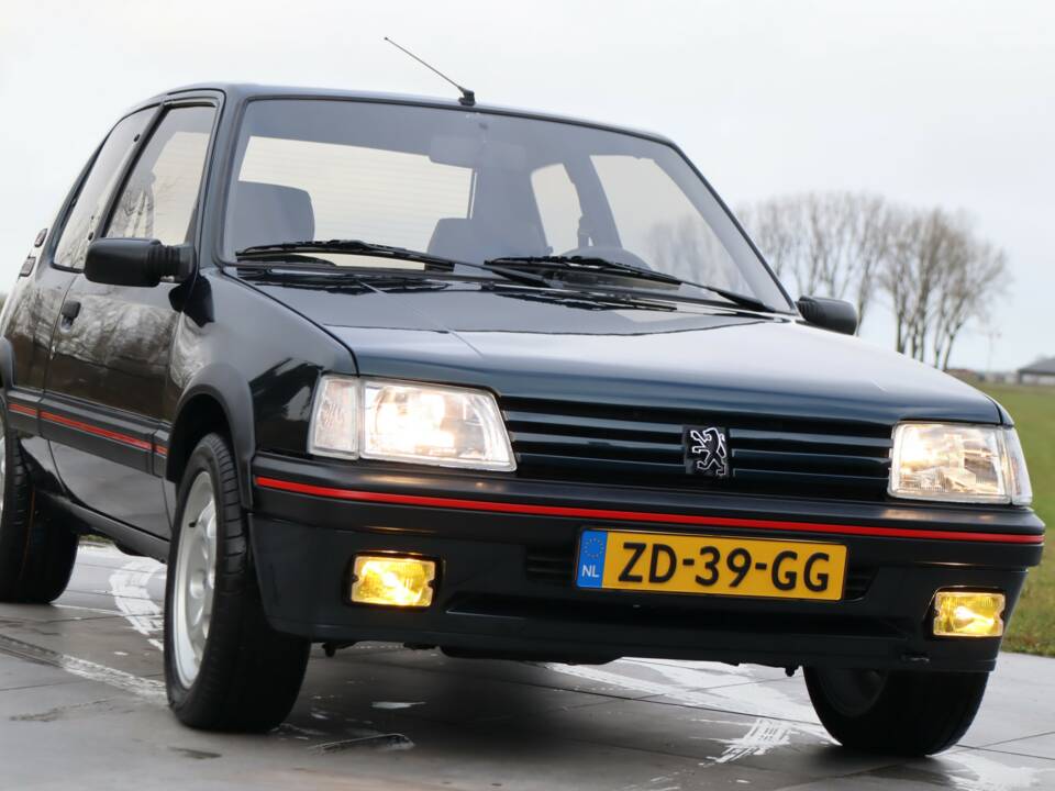 Bild 8/50 von Peugeot 205 GTi 1.9 (1991)