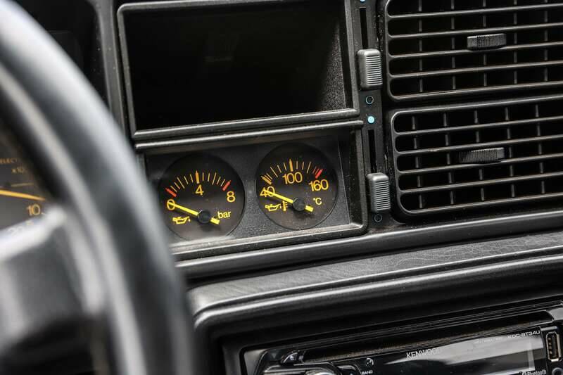 Image 33/35 of Lancia Delta HF Integrale (1991)