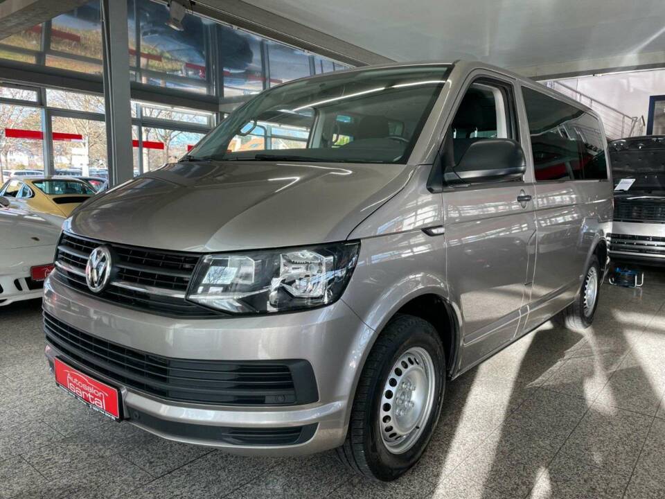 Image 3/17 of Volkswagen T6 Multivan 2.0 TDI (2017)