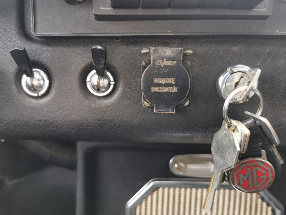 Image 56/58 of MG MGB (1968)