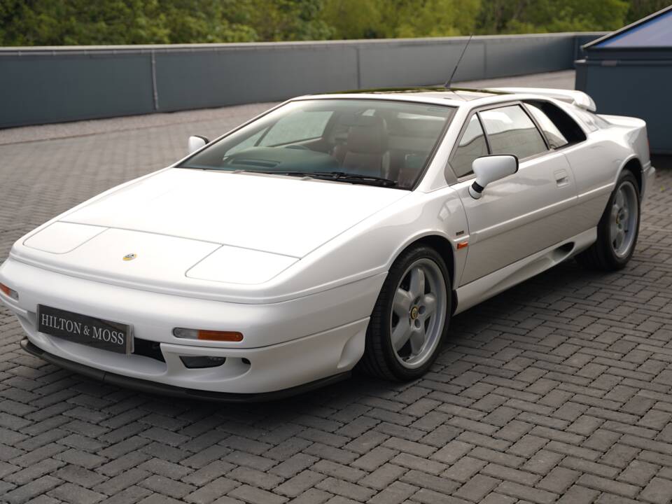 Image 32/50 of Lotus Esprit S4 (1994)