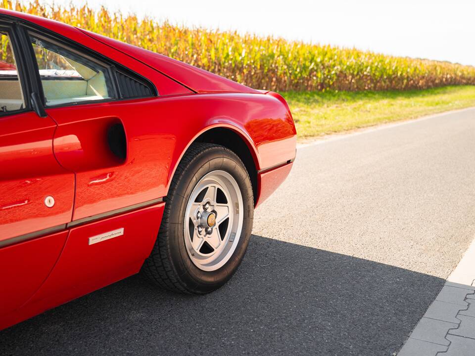 Afbeelding 17/43 van Ferrari 308 GTBi (1982)
