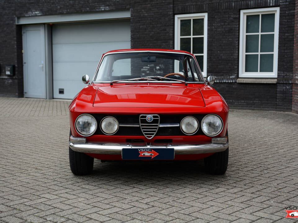 Image 3/13 of Alfa Romeo 1750 GT Veloce (1969)