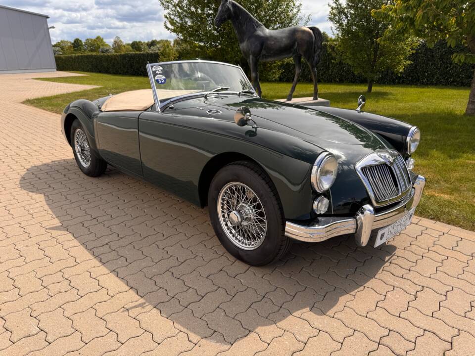 Image 56/79 of MG MGA 1600 (1961)