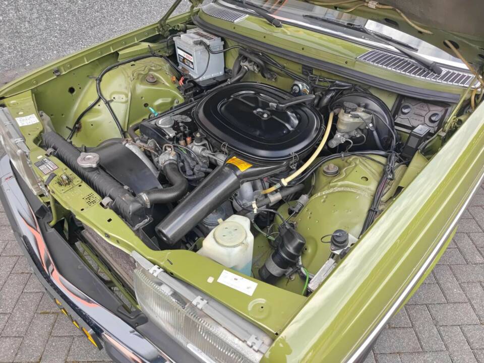 Immagine 42/50 di Mercedes-Benz 230 CE (1982)