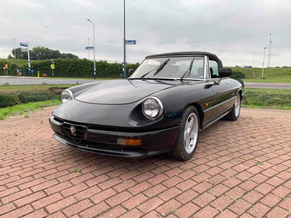 Image 1/8 de Alfa Romeo 2.0 Spider (1988)