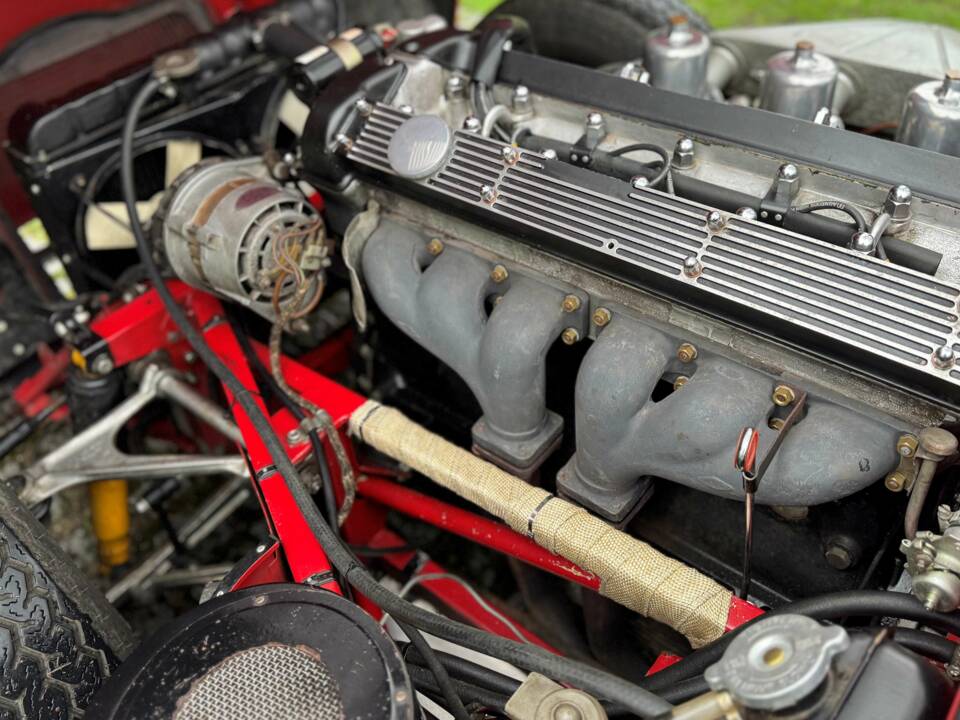 Immagine 6/9 di Jaguar E-Type (1969)