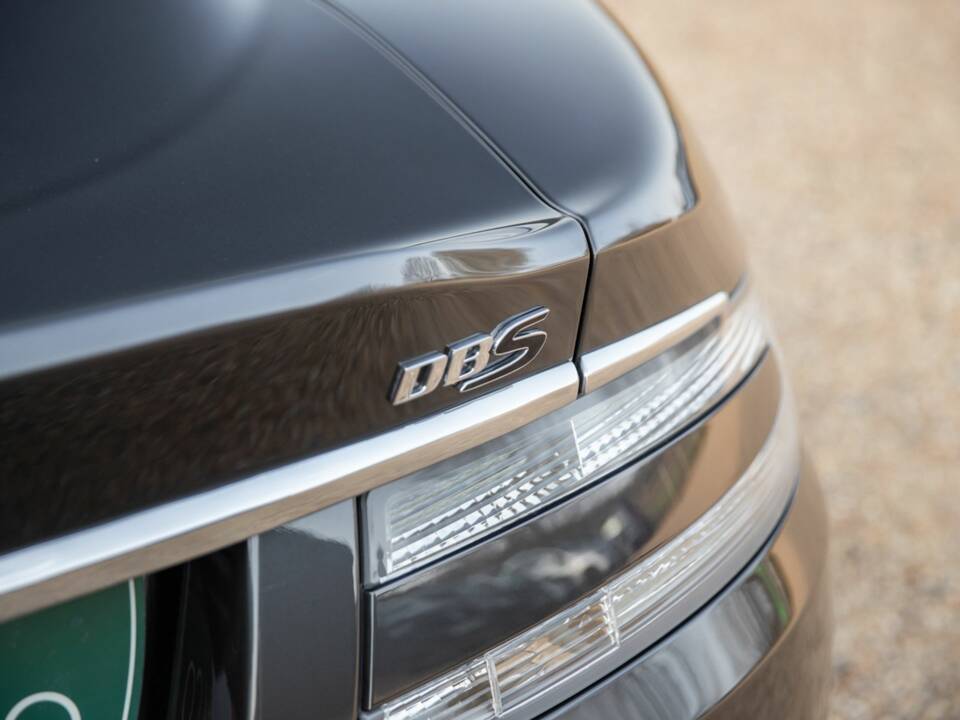 Image 26/50 of Aston Martin DBS (2011)