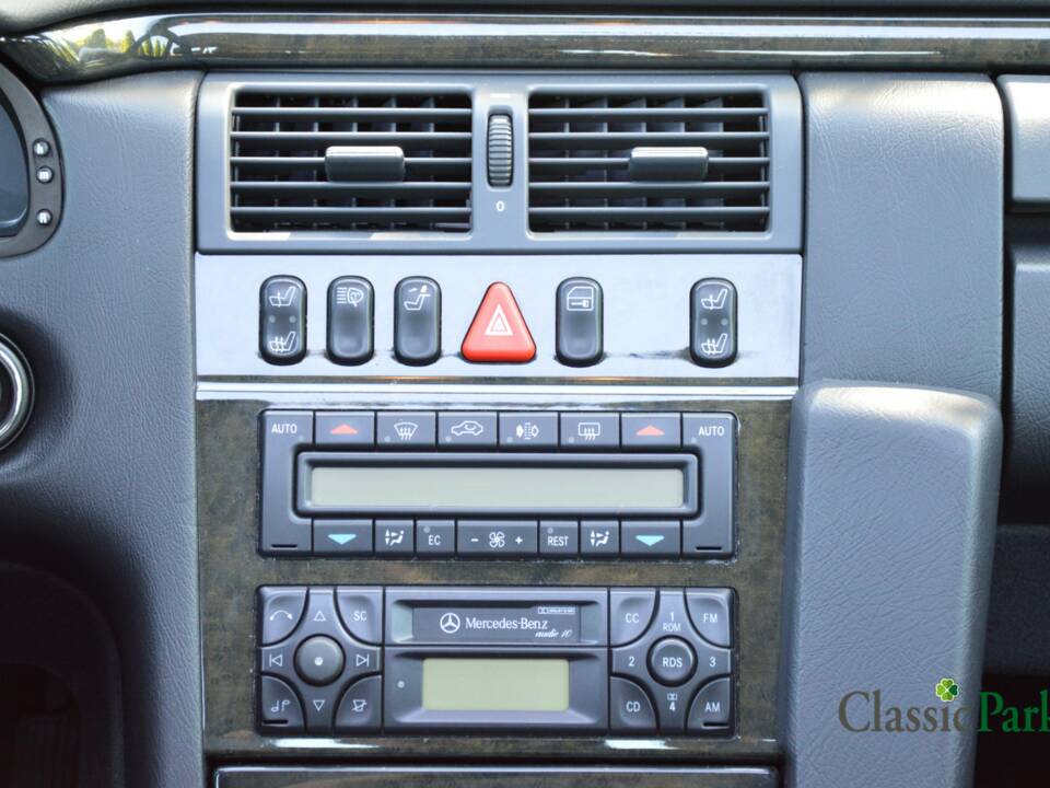 Image 35/50 de Mercedes-Benz E 50 AMG (1996)