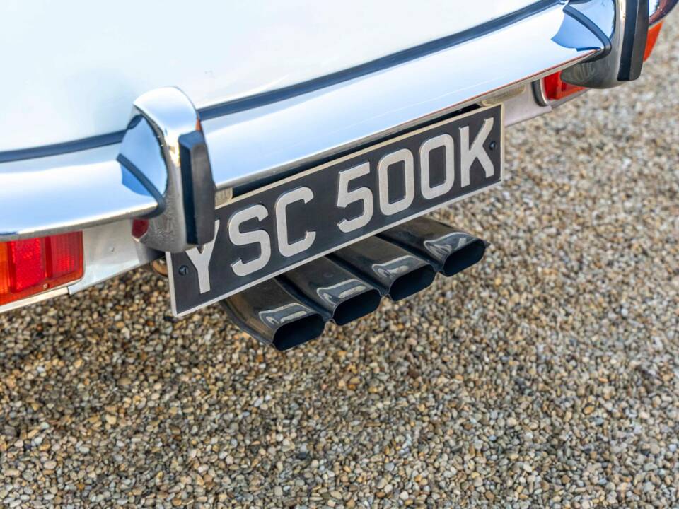 Bild 7/10 von Jaguar E-Type V12 (2+2) (1972)