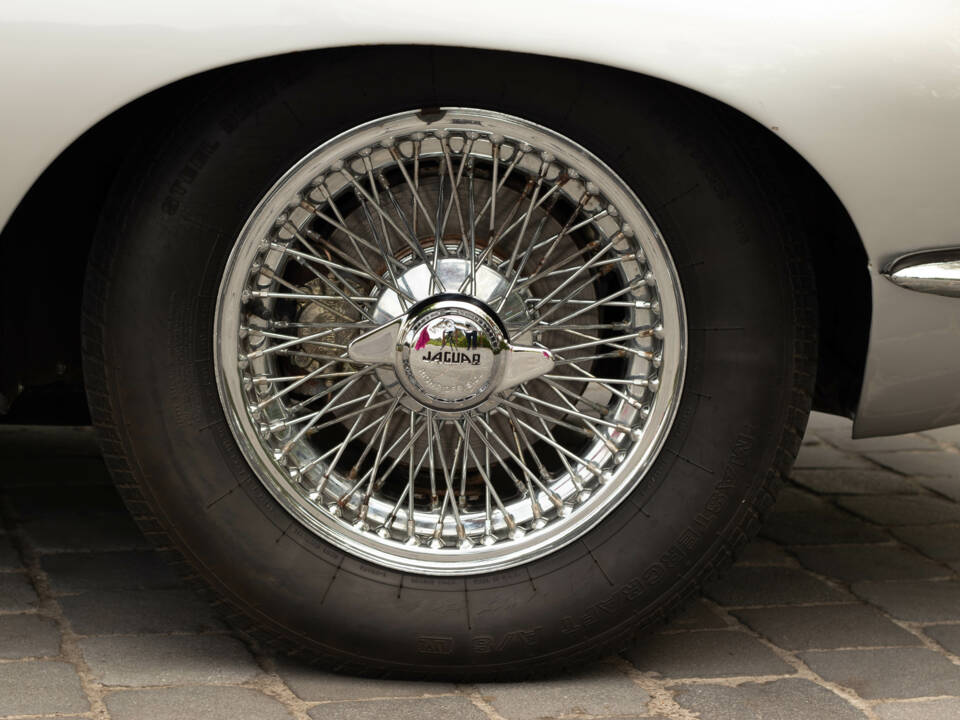 Afbeelding 21/57 van Jaguar E-Type (2+2) (1968)