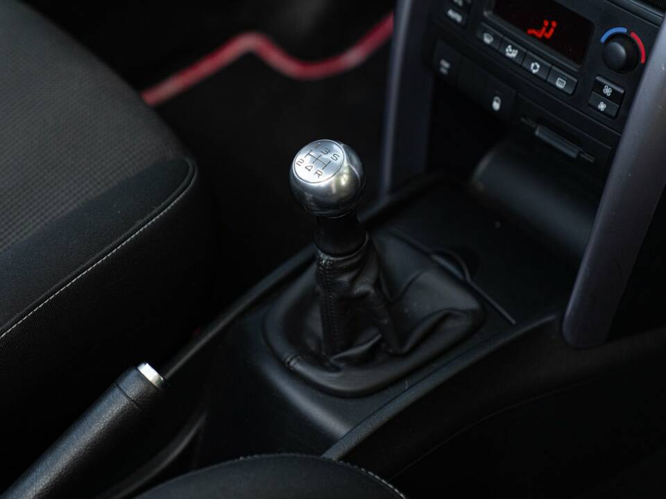 Image 40/50 of Peugeot 207 CC 1.6 VTi (2008)
