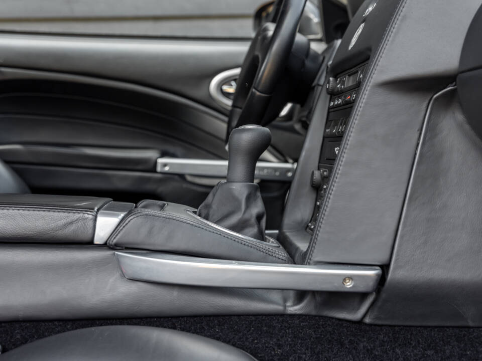 Image 34/56 of Aston Martin V12 Vanquish S (2005)
