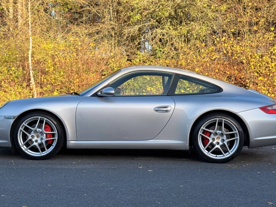Image 21/25 of Porsche 911 Carrera S (2006)