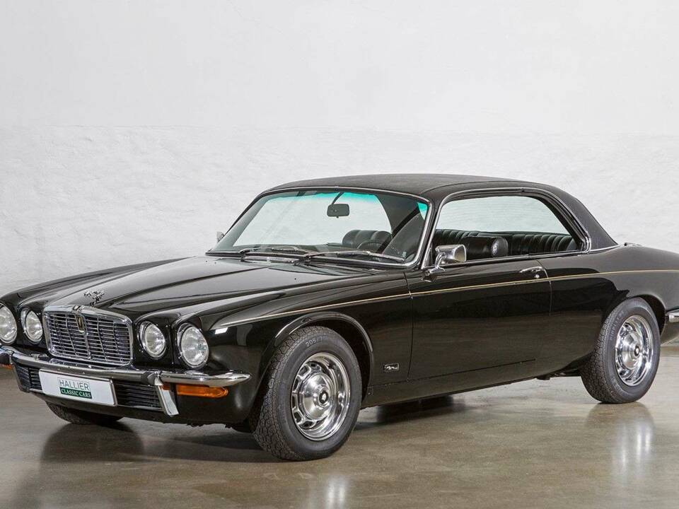 Image 2/31 of Jaguar XJ 5.3 C (1978)