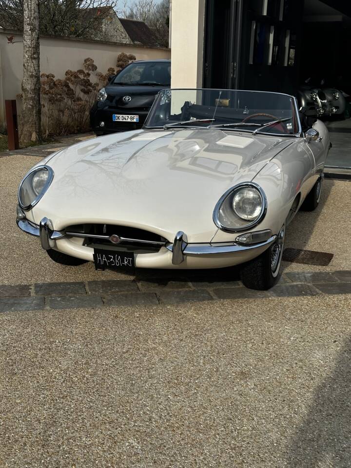 Immagine 14/22 di Jaguar E-Type 3.8 Flat Floor (1961)