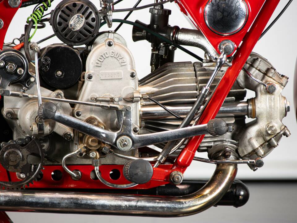 Imagen 13/50 de Moto Guzzi DUMMY (1952)