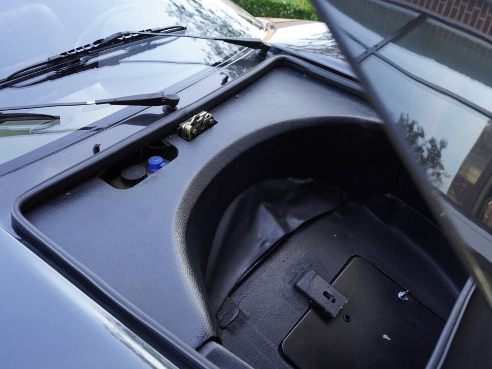 Image 17/50 of Ferrari 328 GTS (1987)